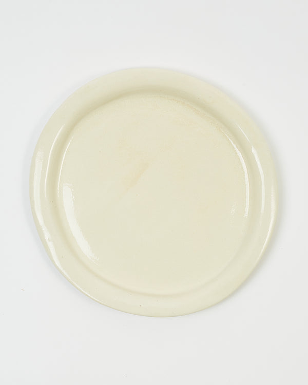 The white full moon plates